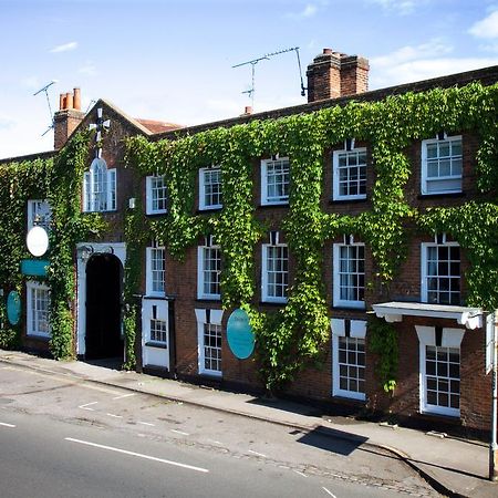 The Talbot Inn Woking Exterior foto